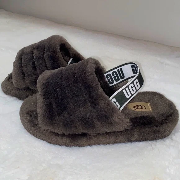 Gray Ugg Slippers, Sz 8 - Picture 1 of 4